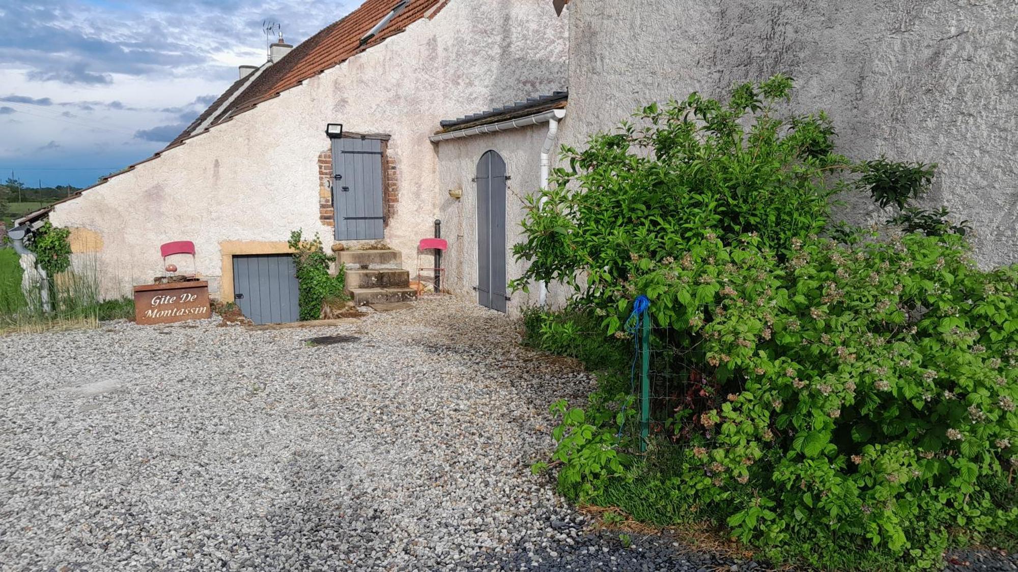 Petit Gite De Montassin La Motte-Saint-Jean Екстериор снимка